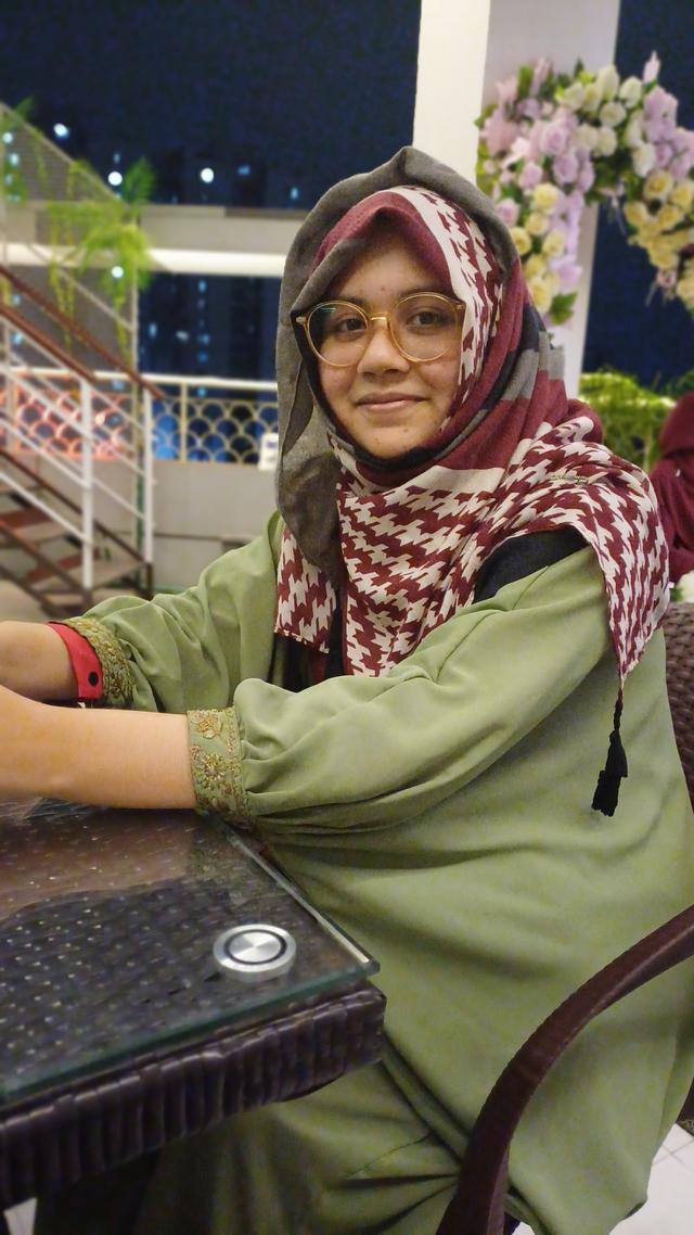 Nadia Noushin
